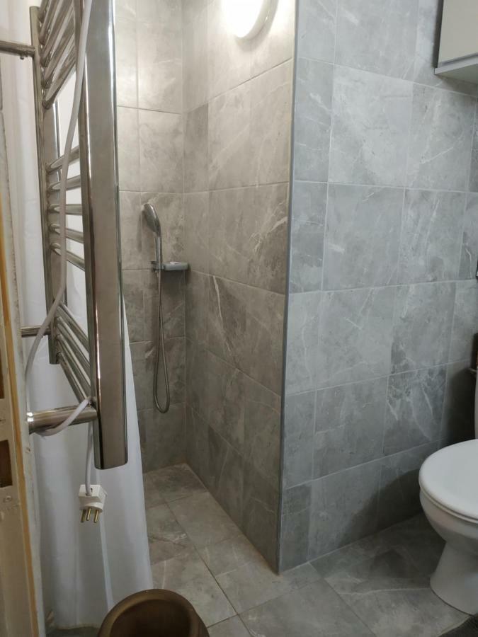 דירות חיפה Studio Apt Great Location Heart Of Downtown District מראה חיצוני תמונה