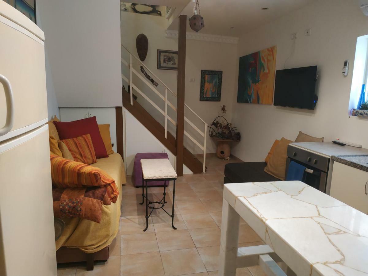 דירות חיפה Studio Apt Great Location Heart Of Downtown District מראה חיצוני תמונה