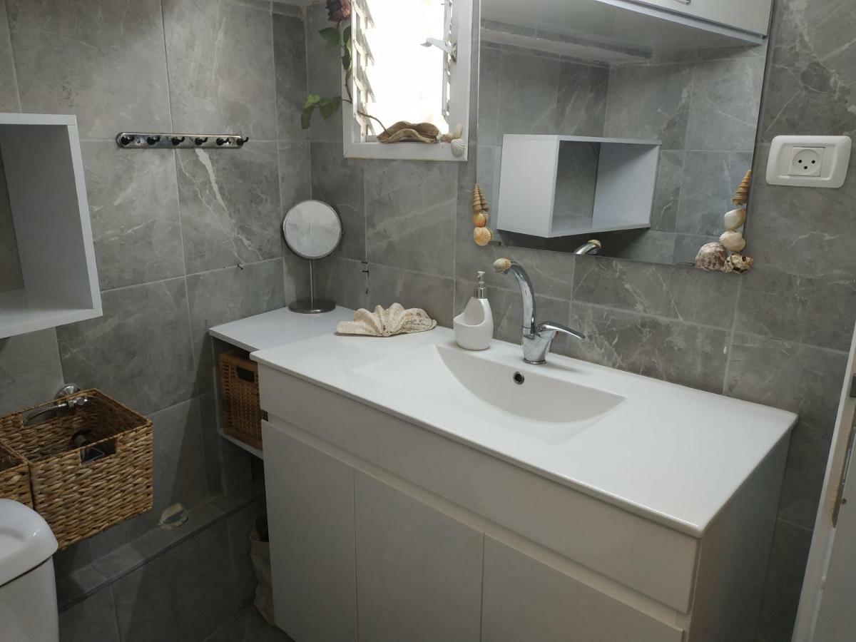 דירות חיפה Studio Apt Great Location Heart Of Downtown District מראה חיצוני תמונה
